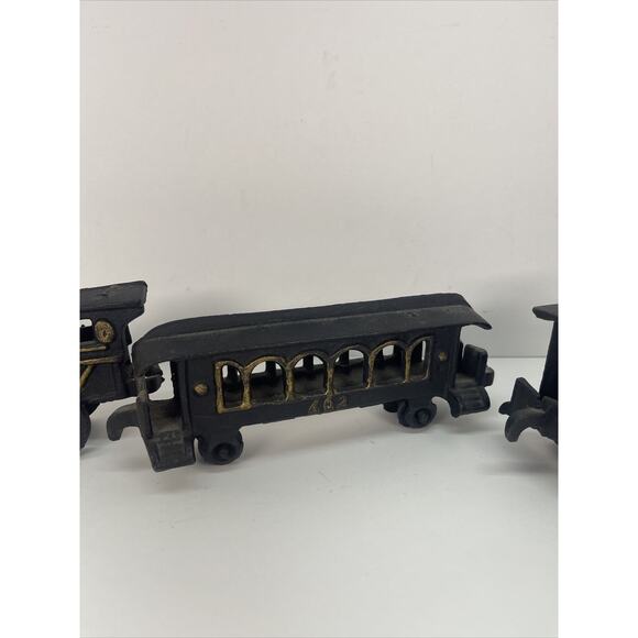 Vintage Cast Iron Steam Locomotive Train Set - Picture 3 of 7